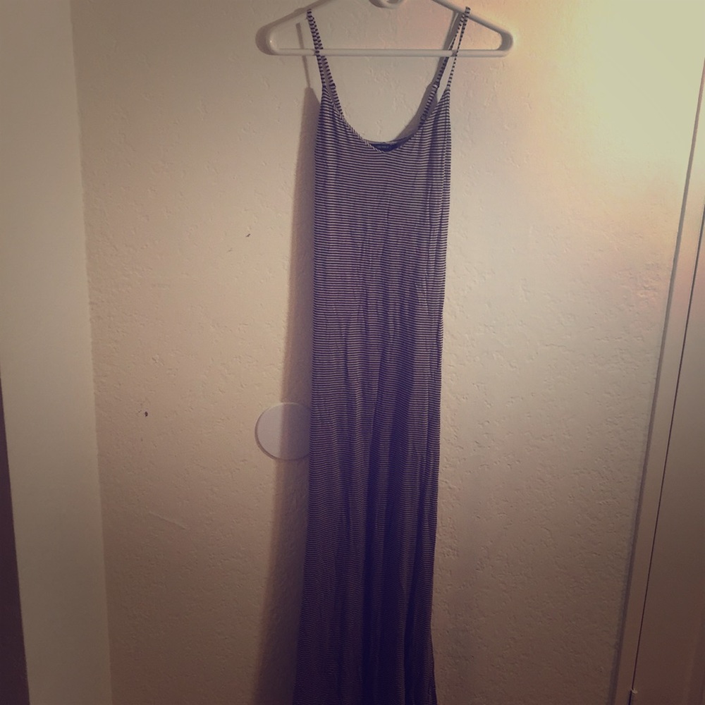 Thin-striped fitted maxi